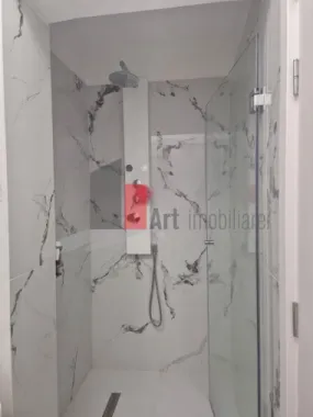 Vanzare apartament 3 camere 70 mp-Weiner Palada+loc de parcare