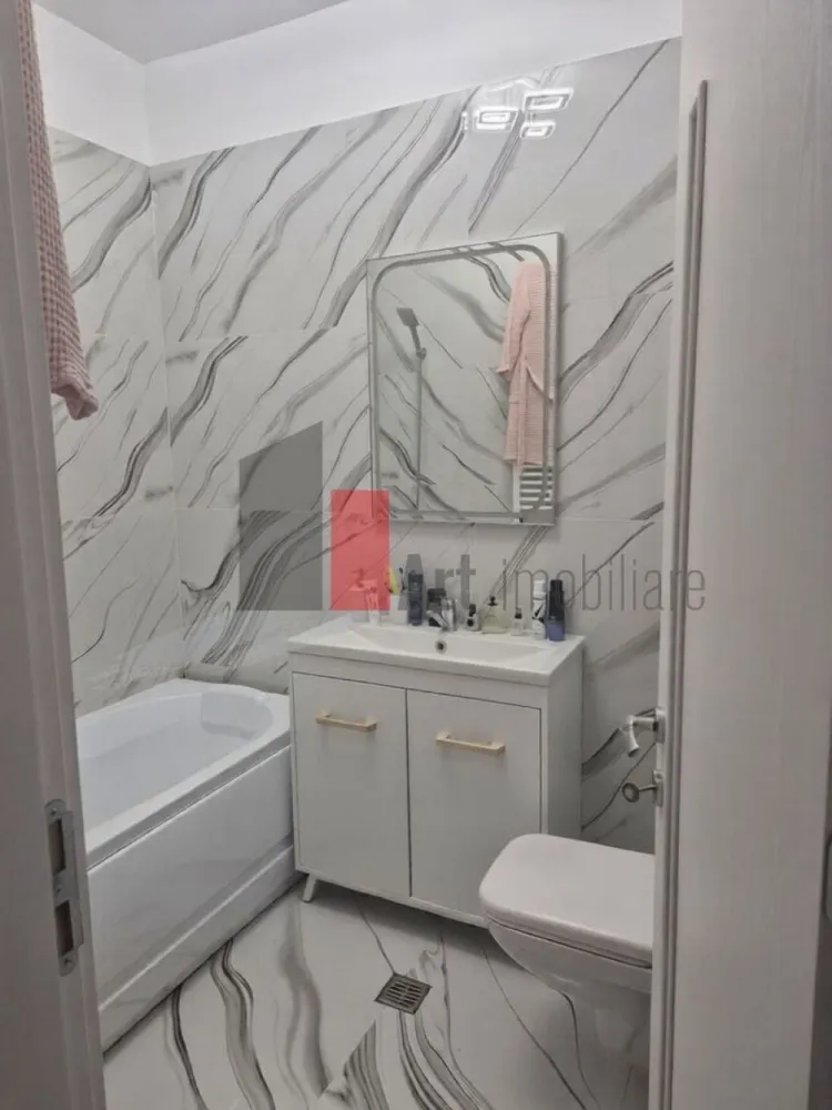 Vanzare apartament 3 camere 70 mp-Weiner Palada+loc de parcare