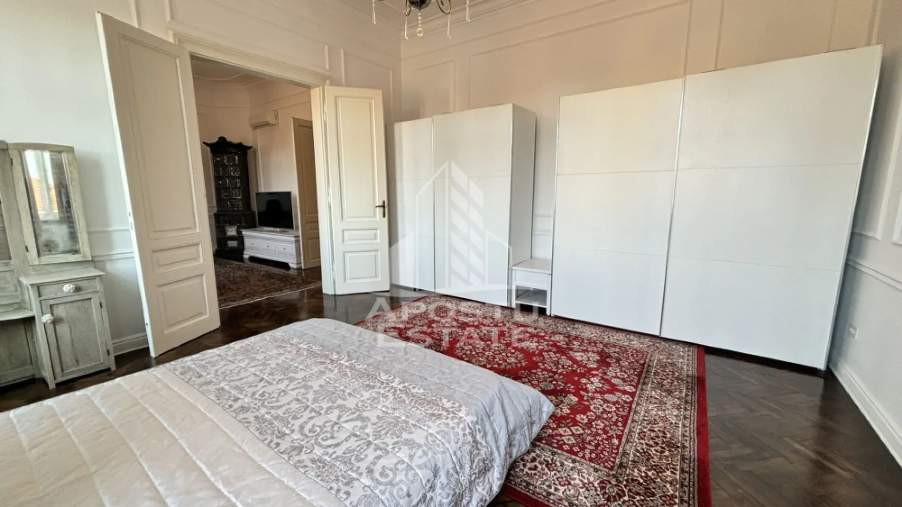 Apartament cu 3 camere de vanzare, cladire istorica, Timisoara, Timis