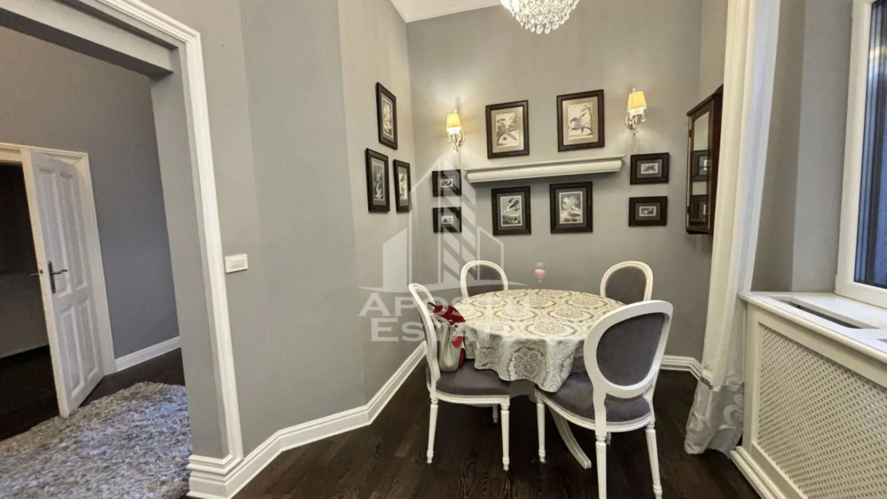 Apartament cu 3 camere de vanzare, cladire istorica, Timisoara, Timis