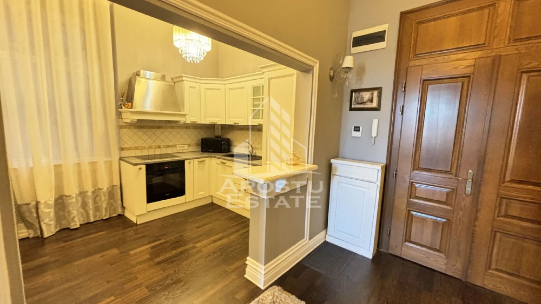 Apartament cu 3 camere de vanzare, cladire istorica, Timisoara, Timis