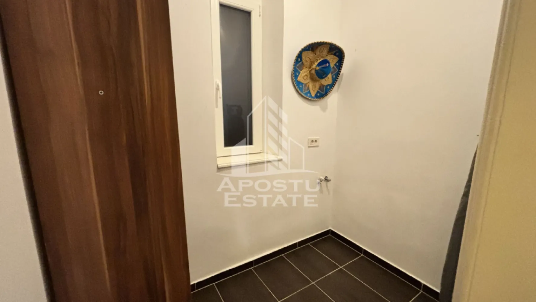 Apartament cu 3 camere de vanzare, cladire istorica, Timisoara, Timis