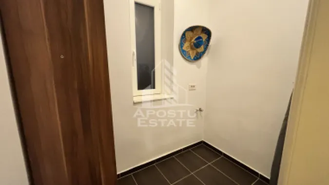 Apartament cu 3 camere de vanzare, cladire istorica, Timisoara, Timis