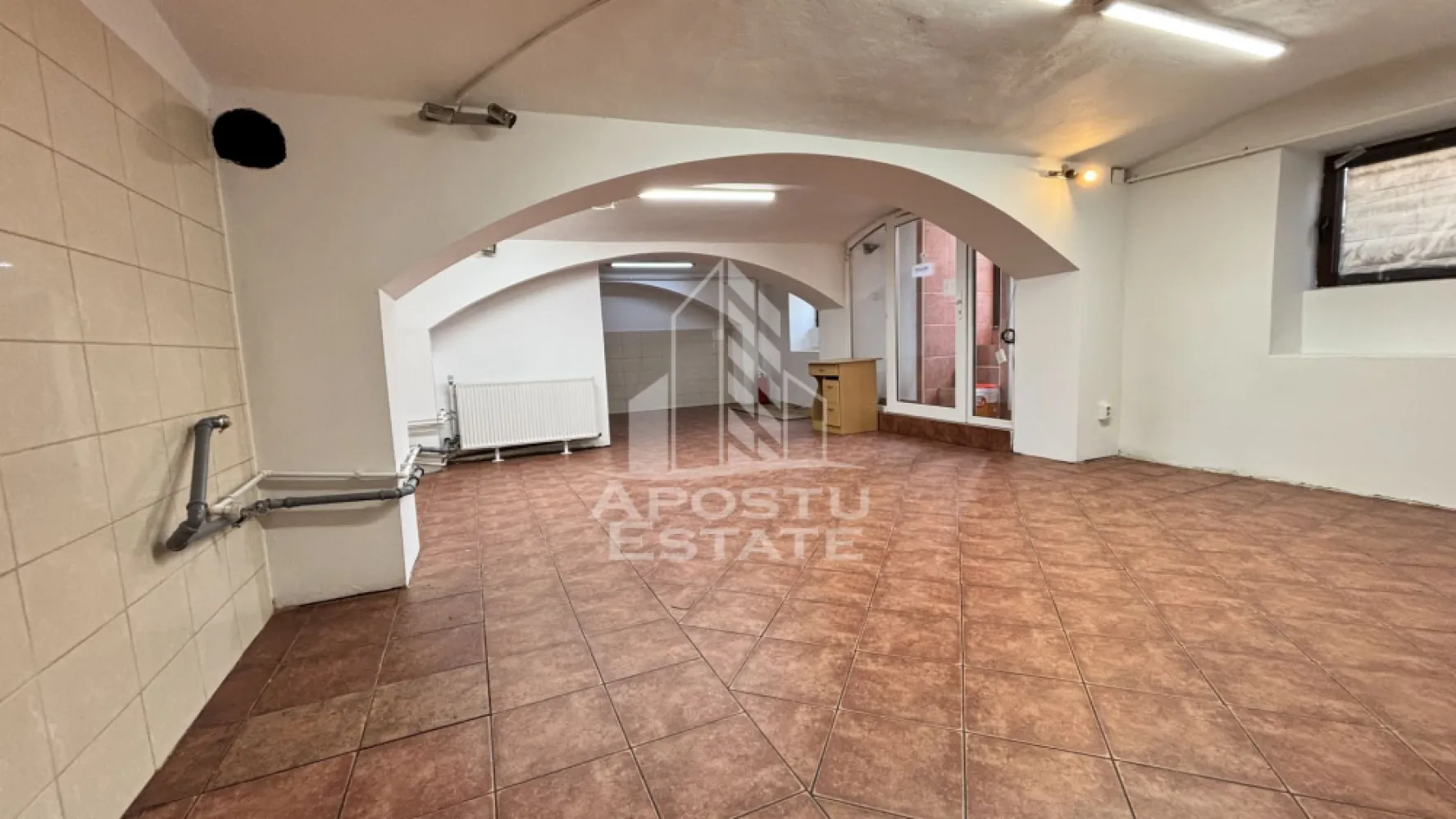 Spatiu comercial la strada, zona Sinaia