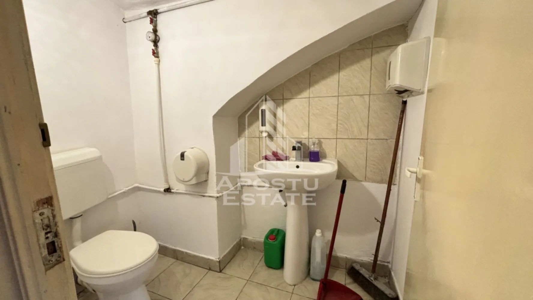 Spatiu comercial la strada, zona Sinaia