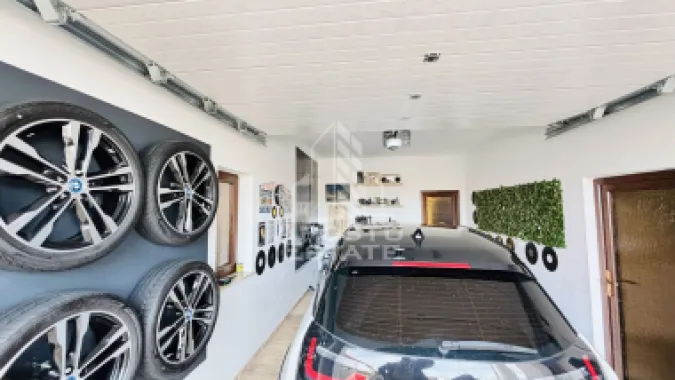 Casa deosebita cu 5 camere de vanzare in Dinias, Timis