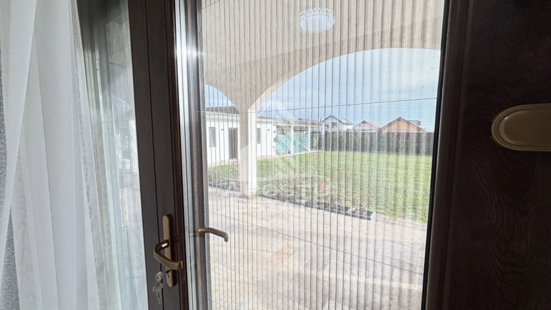 Casa deosebita cu 5 camere de vanzare in Dinias, Timis