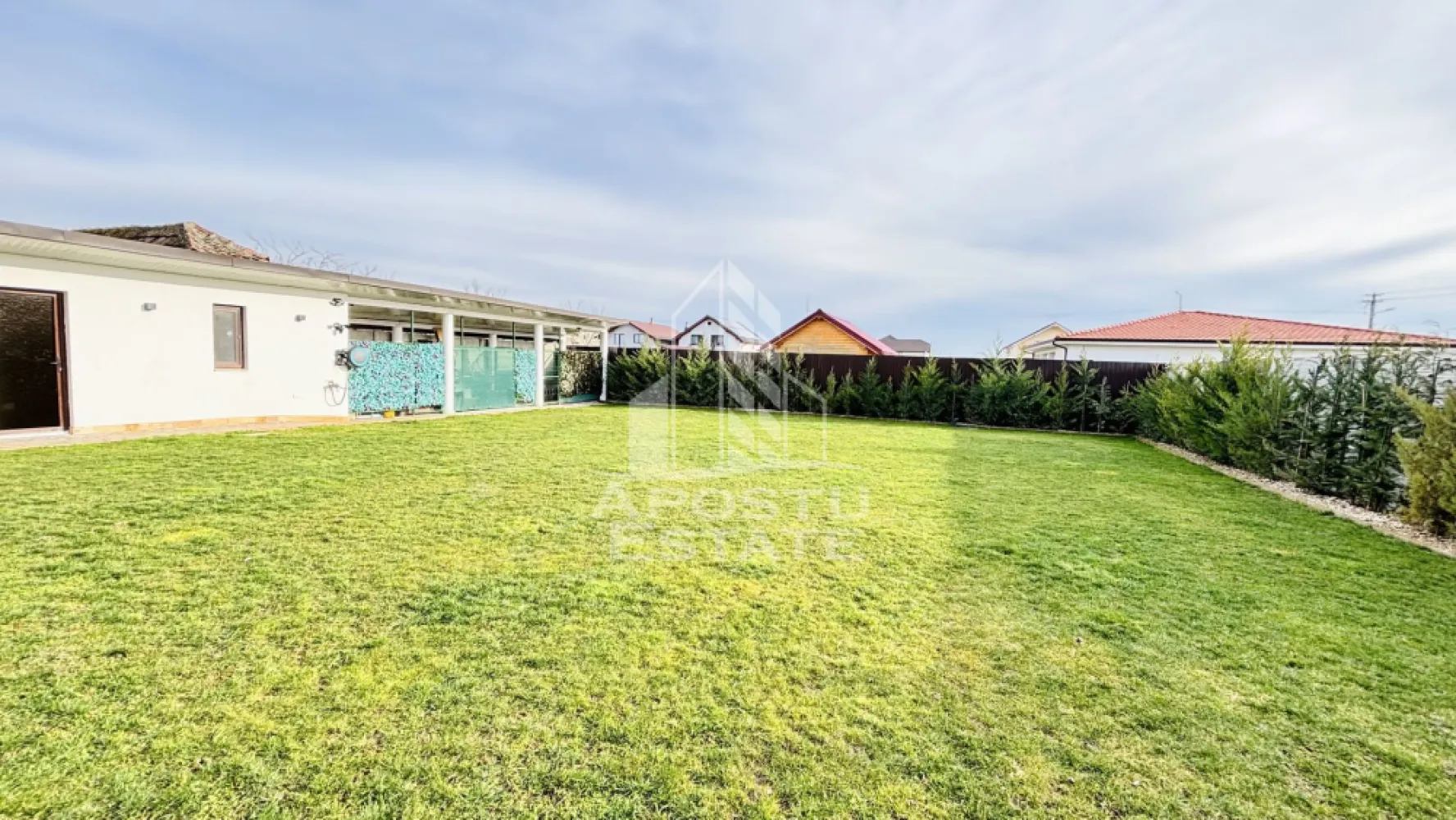 Casa deosebita cu 5 camere de vanzare in Dinias, Timis