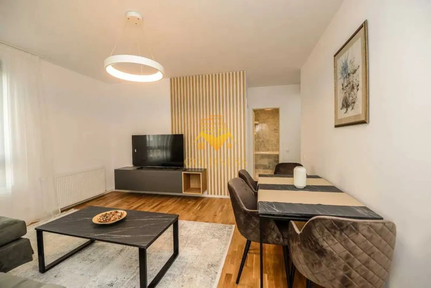 2 camere, modern, bloc nou,Intre Lacuri, zona Iulius mall, Park Lake - GOLDNESS Imobiliare vă propune spre închiriere un apartament cu 2 camere complet mobilat și utilat, la etajul 9 într-un imobil de 10 etaje, în cartierul Gheorgheni. Apartamentul este compartimentat astfel:
 - dormitor cu pat matrimonial, dressing, noptiere, TV
 - living cu bucatarie open-space complet utilată, canapea extensibla, loc de servit masa 
 - baie cu cada, calorifer port prosop inox și dulap pentru depozitare.
 - terasa de 8 mp.

Imobilul este dotat cu toate cele necesare- centrală proprie, mașină de spălat haine, masina de spalat vase,frigider, plită electrică, hotă, TV, etc. 
Se află în apropierea stațiilor de transport în comun, magazine, restaurante, spații verzi, farmacii, etc. 
Dispune de loc de parcare subterana inclusa in pret!

Dacă sunteți interesați de acest apartament și doriți să îl vizionați, dar și pentru alte oferte sau detalii nu ezitați să ne contactați telefonic sau prin e-mail - goldnessimobiliare@gmail.com. Vă stăm la dispoziție!