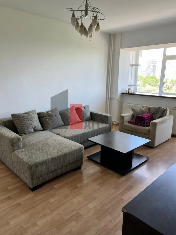 3 camere vizavi de parcul Plumbuita - Va prezentam un apartament de ivamnzare aflat la etajul 6 din 8 cu o vedere superba a parcului Plumbuita.
Imobilul este anvelopat iar costurile de intretinere sunt minime, nu se plateste decat intretinerea si curentul electric, internetul si televiziunea fiind gratuite.

Apartamentul are o suprafata de 70 mp utili si este format din:
 - living
 - 2 dormitoare
 - bucatarie
 - 2 zone de depozitare
 - 1 balcon inchis

Apartamentul se vinde cu tot ce se afla in el. 
Pentru detalii sau vizionare va rog sa ne contactati !