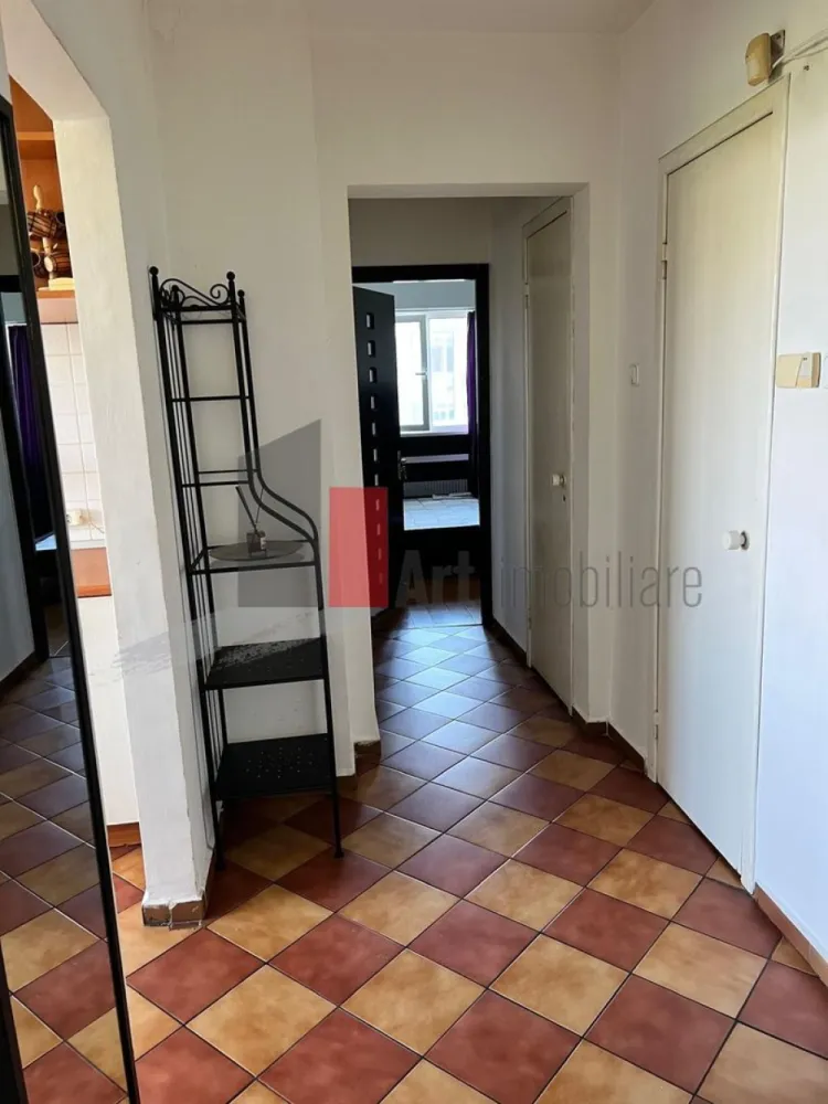 3 camere vizavi de parcul Plumbuita