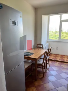 3 camere vizavi de parcul Plumbuita