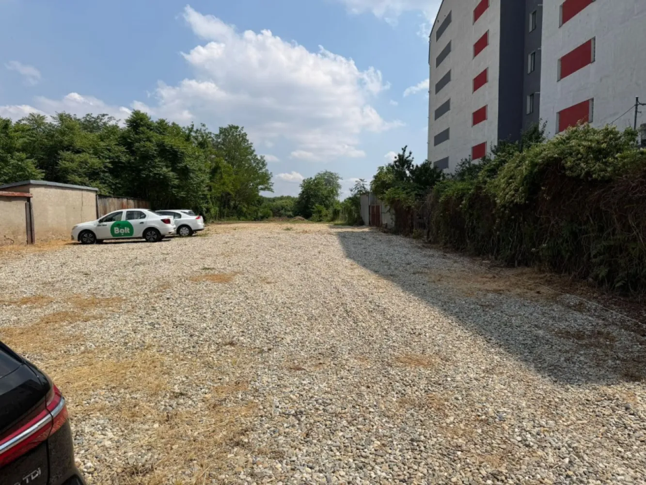 Gilesti teren 1750 mp urbanism P+4 de vanzare - K Imobiliare propune spre vanzare in zona Giulesti teren intravilan suprafata 1750 mp deschidere 15 ml , toate utilitatile , urbanism P+4 , Pot 60& , CUT 2,5