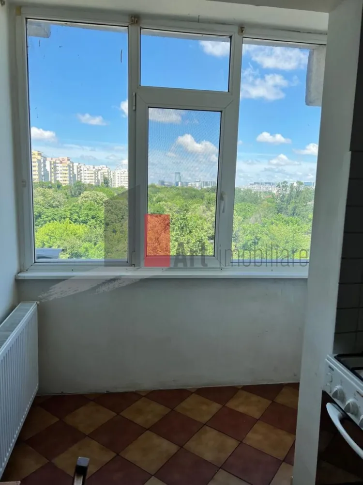 3 camere vizavi de parcul Plumbuita