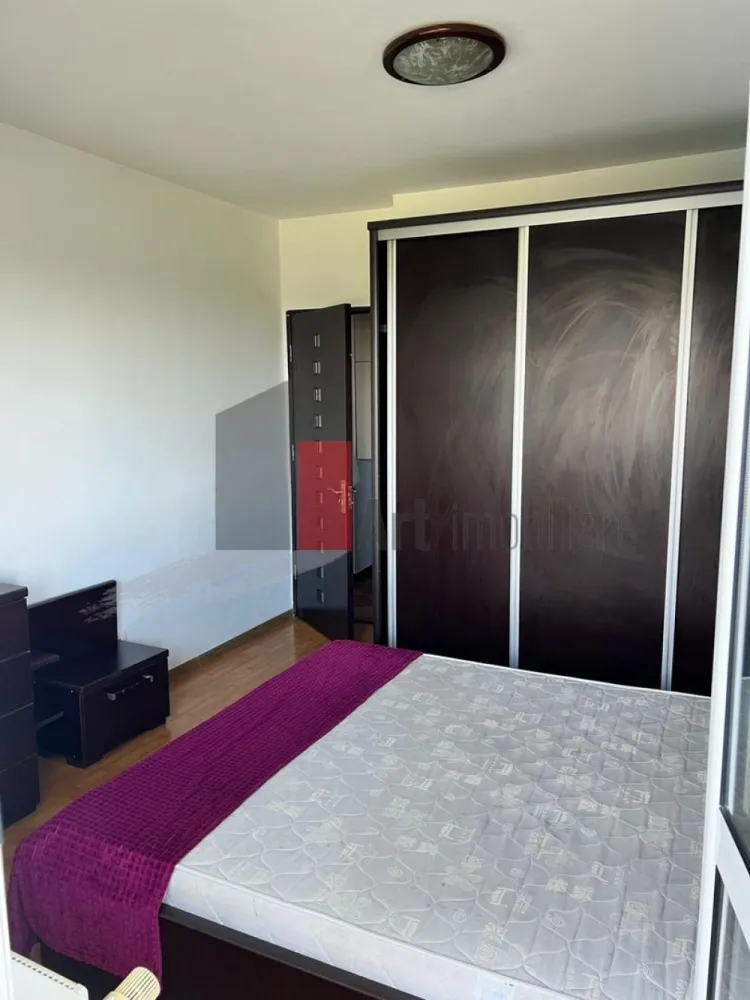 3 camere vizavi de parcul Plumbuita