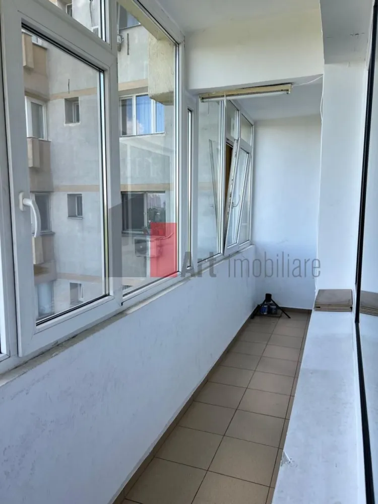 3 camere vizavi de parcul Plumbuita