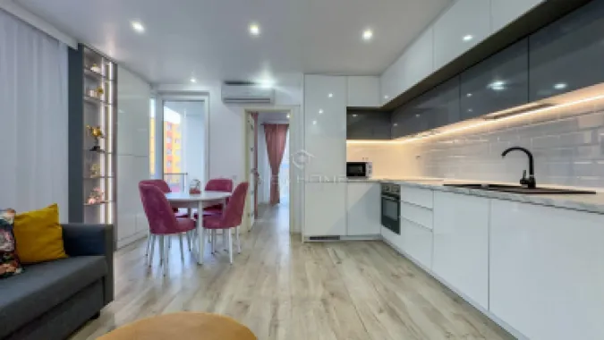 Comision 0% Apartament cu 3 camere de vânzare în zona Centrală