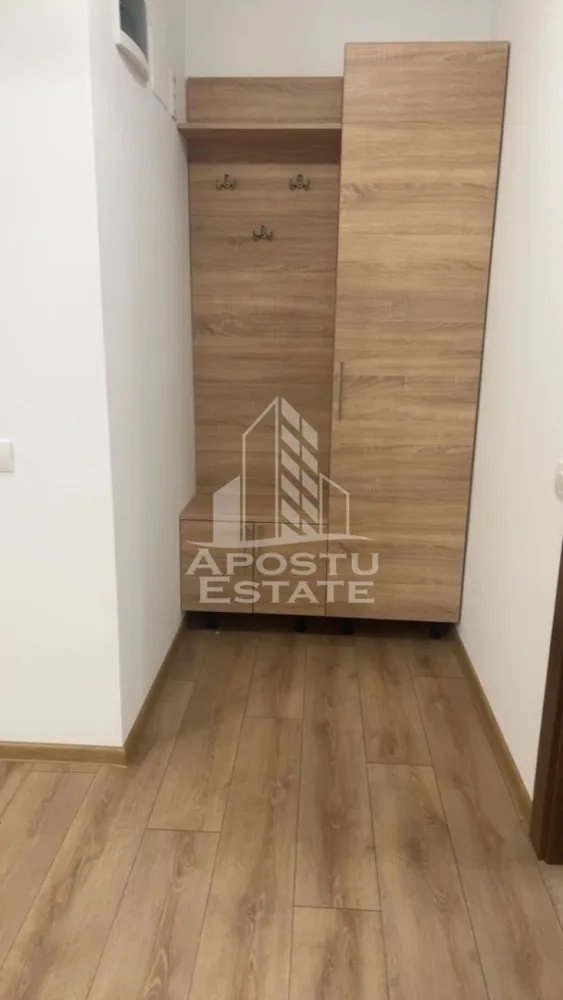 Apartament 2 camere de inchiriat ,loc de parcare, Giroc - Agentia imobiliara APOSTU ESTATE va propune spre inchiriere un apartament spaţios si luminos, cu 2 camere, situat in Timis, Giroc, pretabil pentru un cuplu sau persoane singure care isi doresc o locuinta primitoare si confortabila
-Suprafata utila: 57mp

Compartimentare eficienta:
-Hol de acces
-Bucatarie complet mobilata si utilata, cu loc de luat masa
-Living luminos si spatios
-Baie dotata cu dus

Confort si facilitati:
- Masina de spalat vase 
- 2 balcoane 
-Centrala termica proprie pe gaz
-Aer conditionat
-Dispune de loc de parcare privat
-Apartamentul este mobilat si utilat
-Localizare: zona Giroc

Ideal pentru:
-Familii
-Cupluri
Pret chirie lunara: 380 EUR
Va asteptam cu drag la o vizionare sa va imaginati viitorul aici!
Id intern: CP2890764