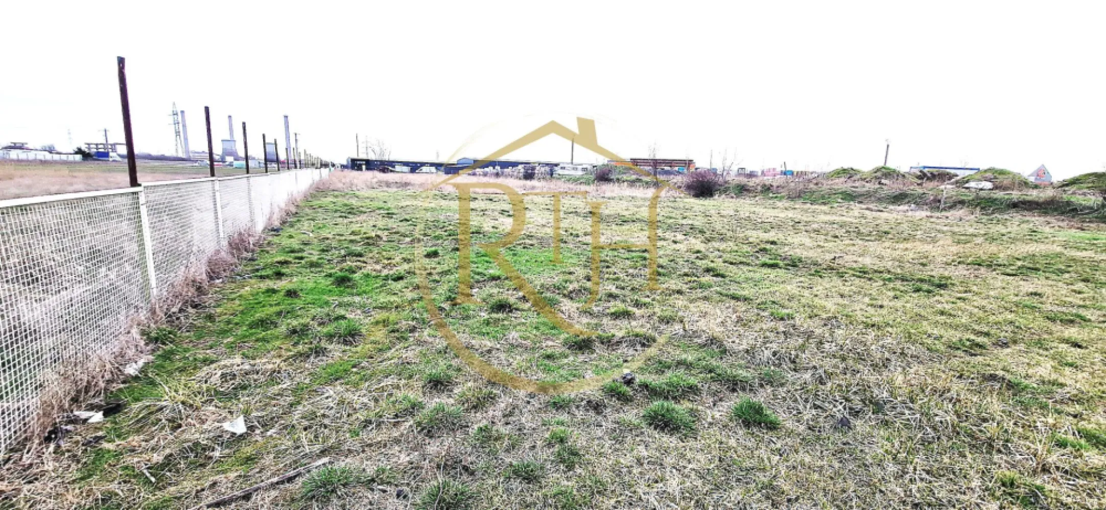 Vand teren intravilan Zona Fraidorf,comison ,,0'' - Vă propunem spre vânzare un teren intravilan construibil, amplasat strategic în zona Freidorf – una dintre cele mai dinamice zone industriale ale municipiului Timișoara.

 Localizare

Timișoara – zona Freidorf (zonă industrială dezvoltată)

Acces direct din șosea asfaltată

Conexiuni rapide către principalele artere rutiere și centura orașului

Acces facil pentru transport greu și logistică

 Caracteristici teren

Suprafață totală: 7.880 mp

Regim: Intravilan – teren construibil

Teren compact, ideal pentru optimizarea construcțiilor și fluxurilor industriale

 Utilități

Disponibile la parcela învecinată

 Aspecte juridice

Documentație completă

Adeverință care atestă că terenul nu se află în zonă cu sit arheologic

 Destinații recomandate:

 Hală industrială
 Depozit logistic
 Producție
 Parc industrial
 Dezvoltare rezidențială (în funcție de reglementările urbanistice)

Datorită poziționării și dezvoltării accelerate a zonei, proprietatea reprezintă o oportunitate solidă de investiție, cu potențial ridicat de valorificare pe termen mediu și lung.

 Preț: 50 euro/mp usor negociabil, 
 NU se plateste comision 

Proprietate reprezentată în exclusivitate de RealTimHouse.ro – Un pas spre un loc doar al tău! 
Pentru detalii suplimentare, documentație urbanistică sau programarea unei vizionări, vă stau la dispoziție.