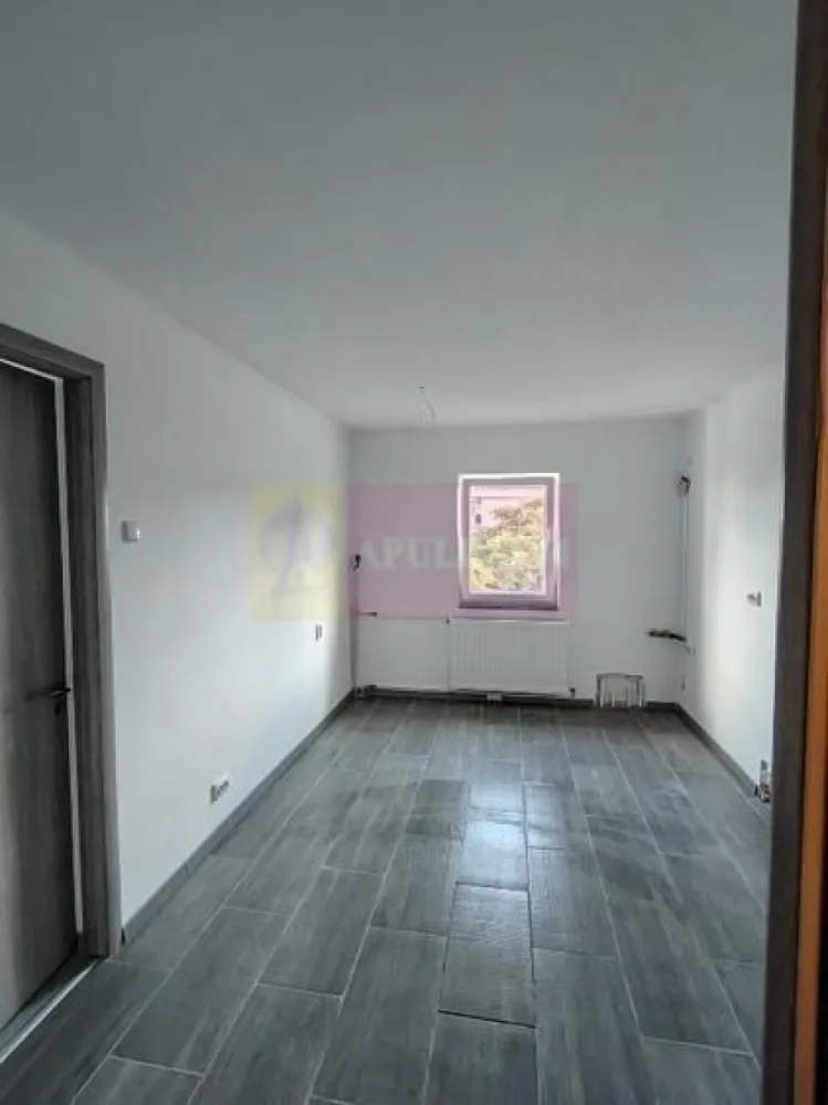 Garsonieră spațioasă de vânzare - Vitan, la câteva minute de Mall Vitan.