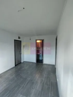 Garsonieră spațioasă de vânzare - Vitan, la câteva minute de Mall Vitan.
