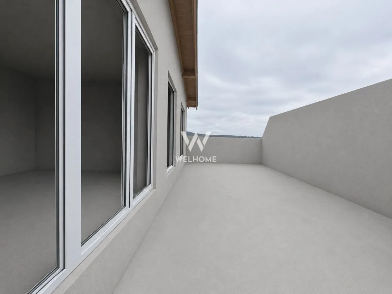 Penthouse, 93 mp, Selimbar, Sibiu - Apartament tip Penthouse cu 4 camere, in Selimbar - Zona Triajului

Direct de la Dezvoltator cu o experienta de 15 ani pe piata
Loc de parcare suprateran inclus in pret

Proiect nou cu P+2ET+ER cu loc de joaca pentru copii si spatii verzi
Situat la etajul retras cu o suprafata utila de 93 mpu + terasa de 80.9 mp

Compartimentare: Hol, Living + Bucatarie, 3 dormitoare, Baie , Terasa (vezi schita)
Predare: La GRI

Pret: 180.000 Euro cu TVA INCLUS
Detalii si vizionari: 0752.088.381- Roxana