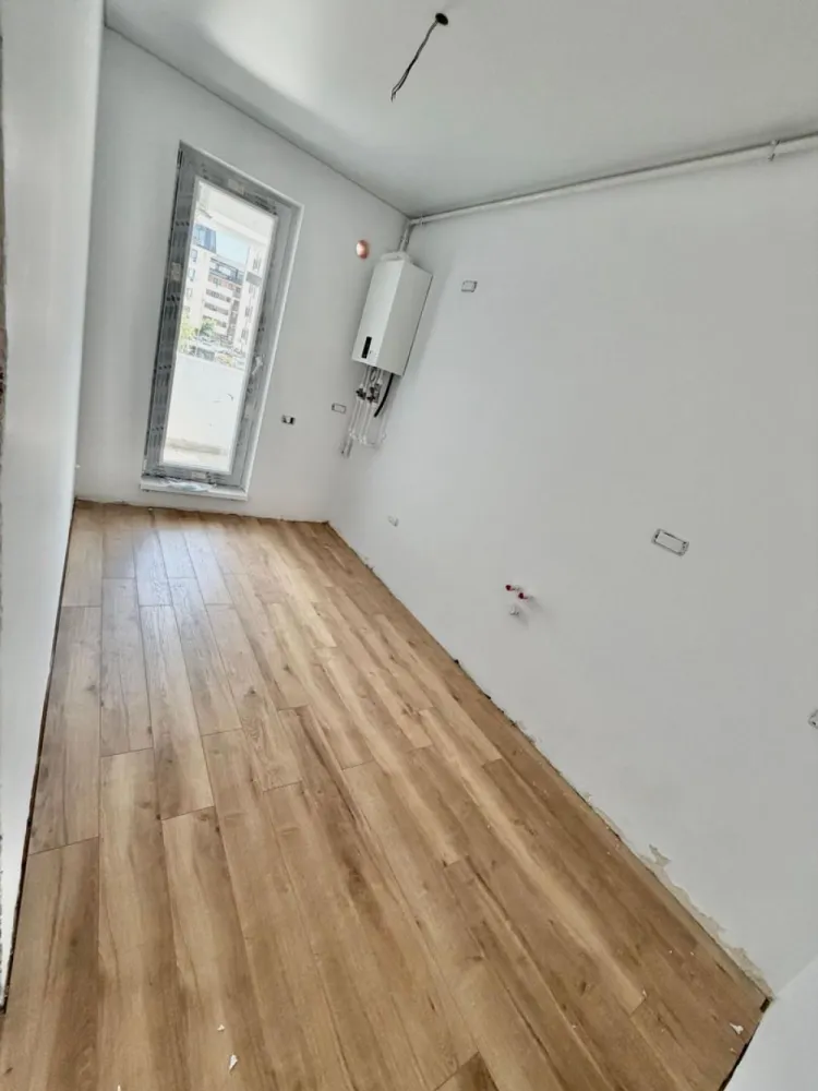 Garsoniera cartier Militari Residence - finalizare iunie 2026 - TVA INCLUS !!

COMISION 0%

Vă prezentăm o garsonieră deosebită, situată în cartierul Militari Residence, într-un bloc modern cu regim de înălțime P+5, poziționat strategic pentru a vă oferi confort și accesibilitate.

Detalii proprietate:

- Tip: Garsonieră
- Etaj: Intermediar
- Finalizare iunie 2026
- Locație: Militari Residence

Avantaje:

- Bloc nou, construit cu materiale de calitate, garantând un standard ridicat de confort.
- Poziție excelentă, în imediata apropiere a mijloacelor de transport în comun, pentru o deplasare facilă către orice zonă a orașului.
- Acces rapid la instituții educaționale (școli publice), centre comerciale, supermarketuri și mall-uri.
- Zonă liniștită, ideală pentru locuit sau investiție.

Acum este momentul să achiziționați locuința visurilor dumneavoastră!

Contactați-ne pentru mai multe detalii și programarea unei vizionări.