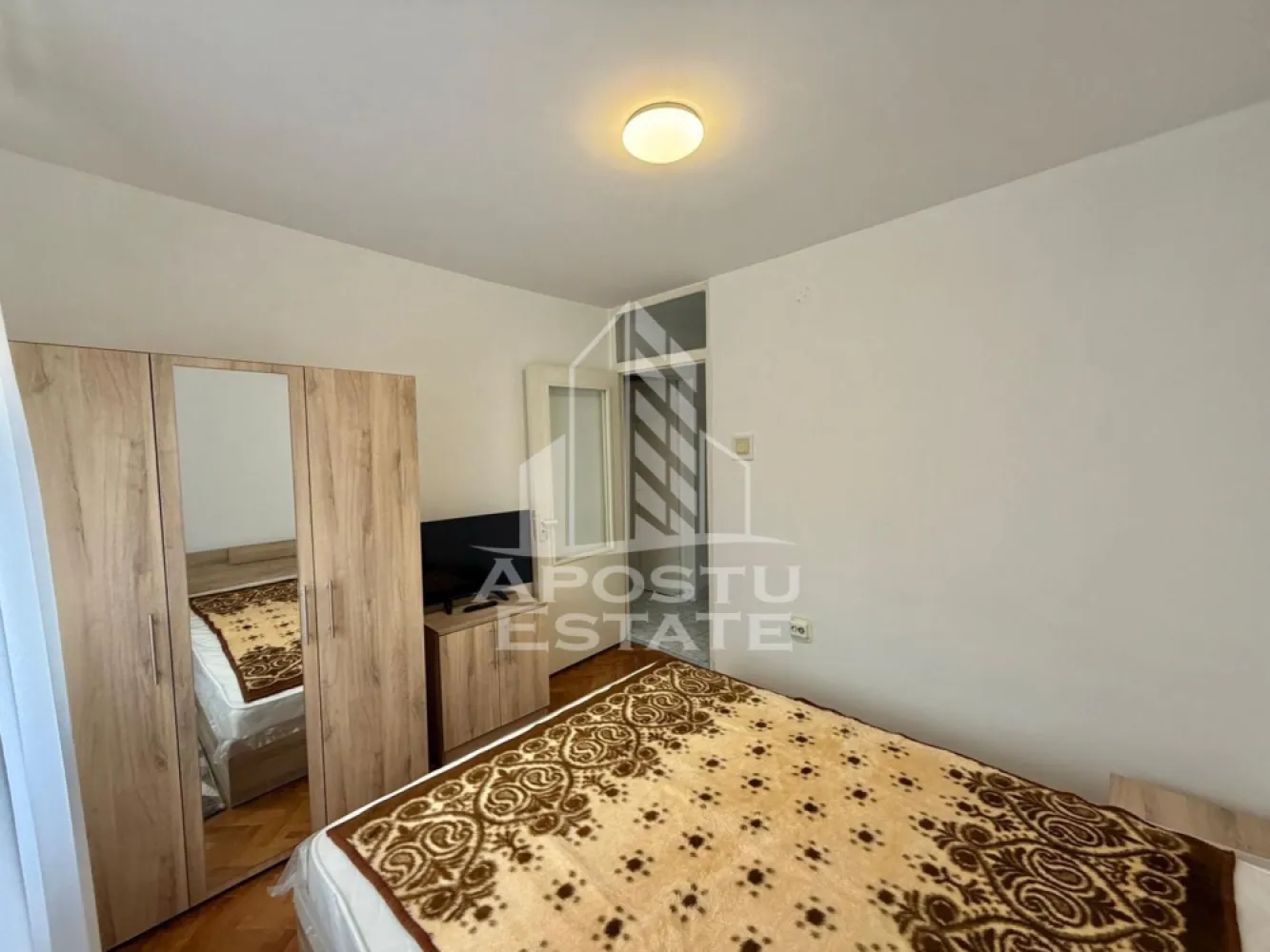 Apartament cu 3 camere de inchiriat, decomandat,zona Modern, Timisoara