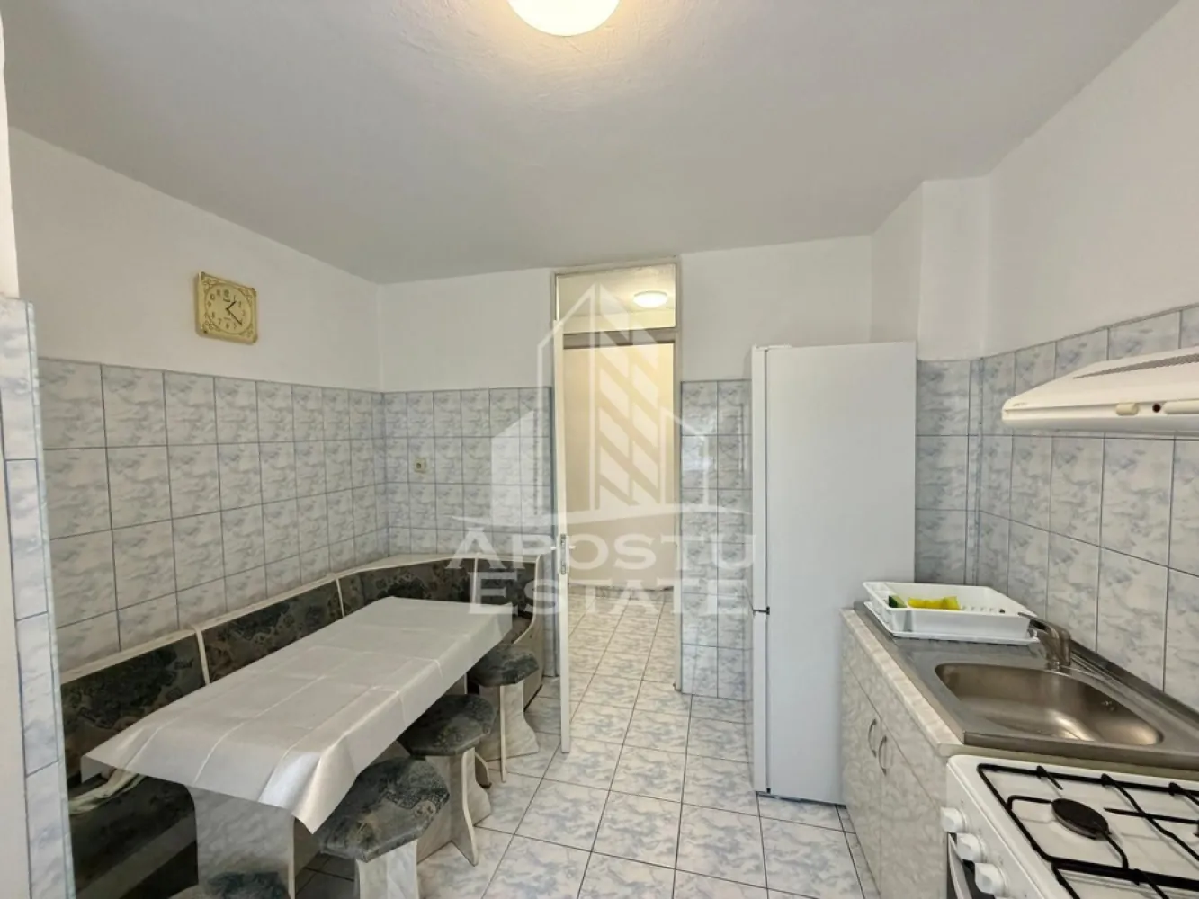 Apartament cu 3 camere de inchiriat, decomandat,zona Modern, Timisoara