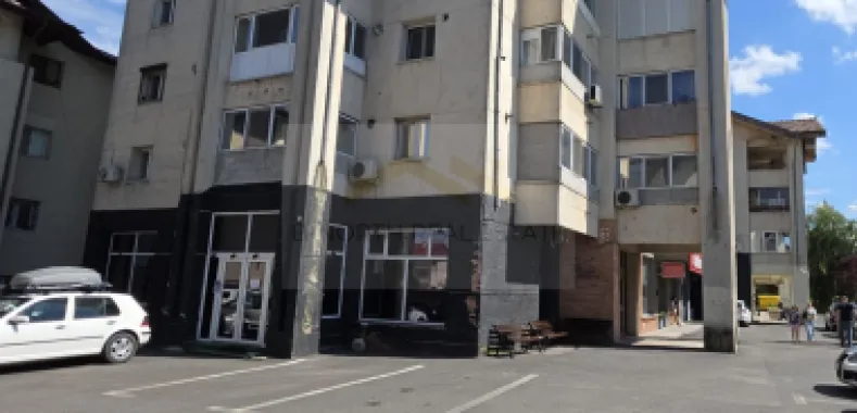 Spațiu comercial 110 mp, parter, vitrină, vizibilitate DN1, Otopeni