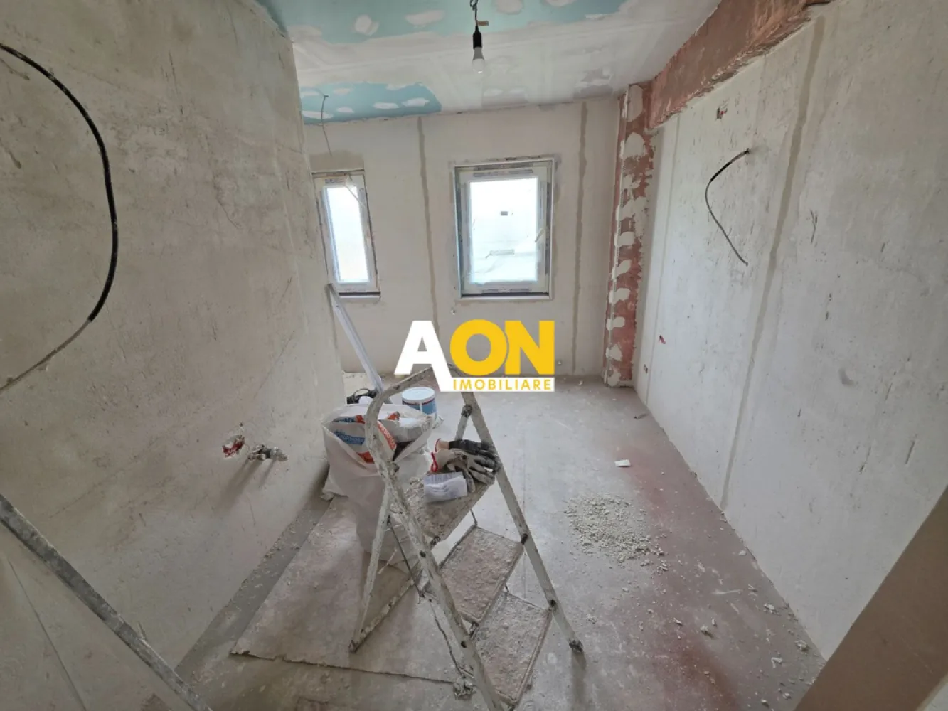 Apartament 3 Camere Decomandat, Etaj 1, Zona Centru