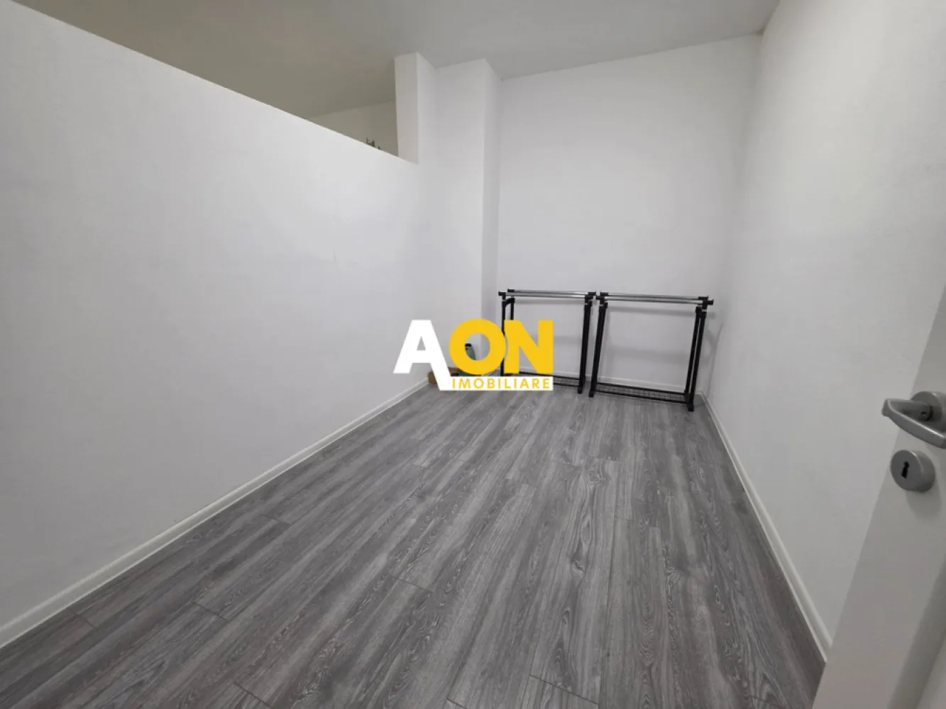 Apartament 2 Camere + Birou, Bloc Nou, Zona Arex