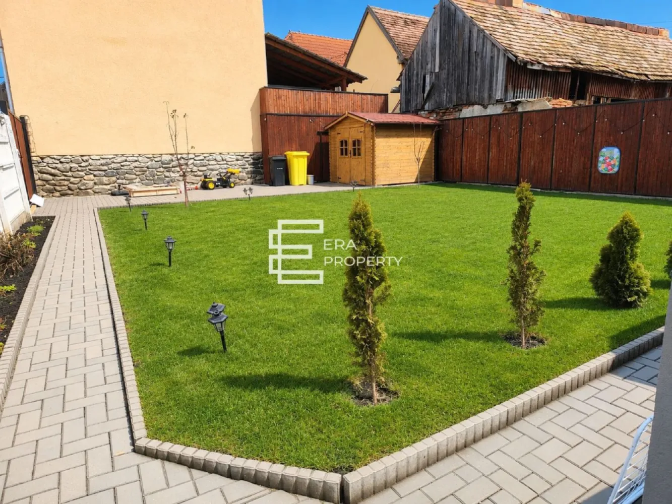 Casă individuală 4 dormitoare | Teren 475 mp | Panouri fotovoltaice| Sura Mare