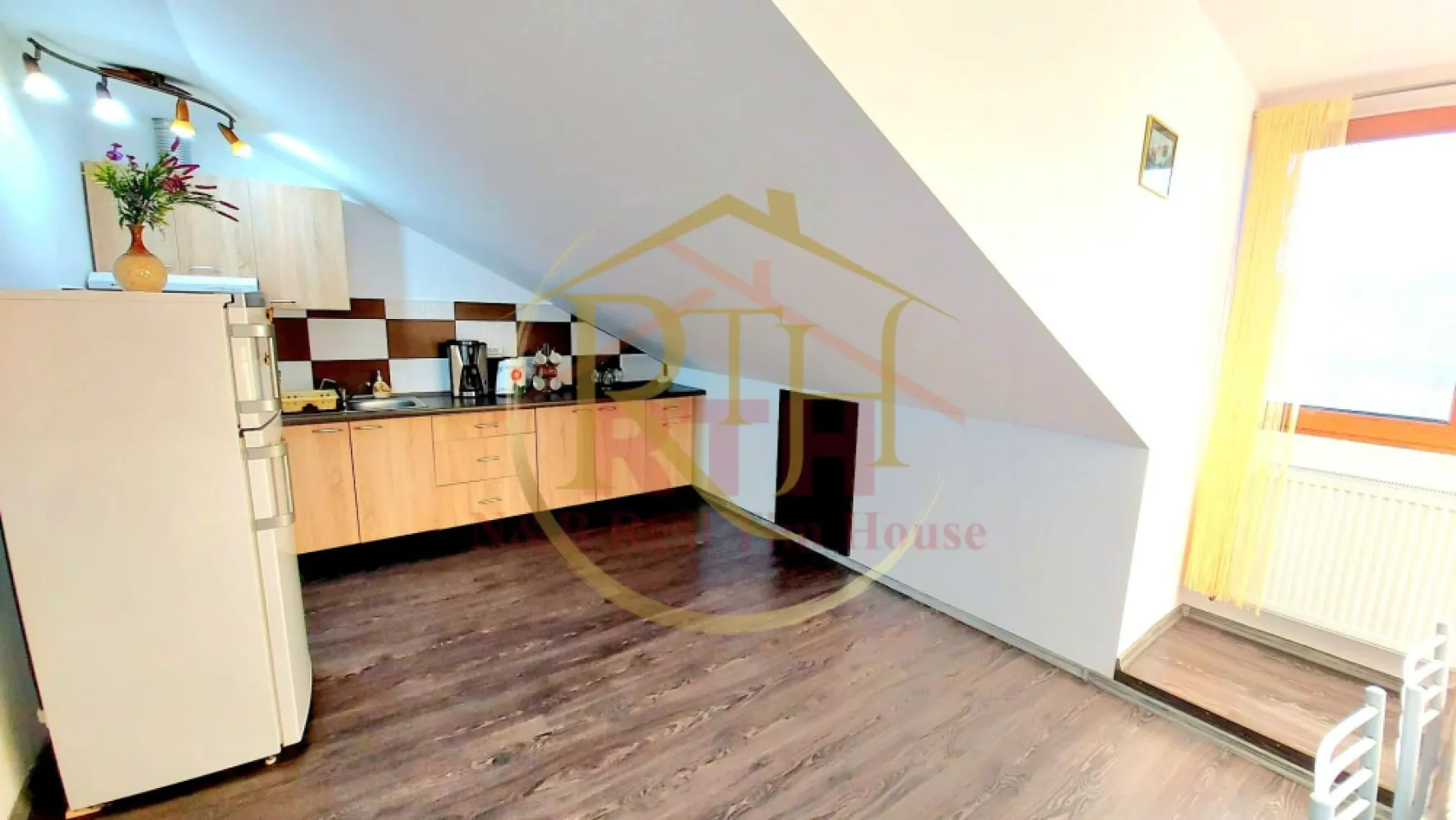 Apartament cu 2 camere, centrala proprie, aproape de Nokia, Iosefin