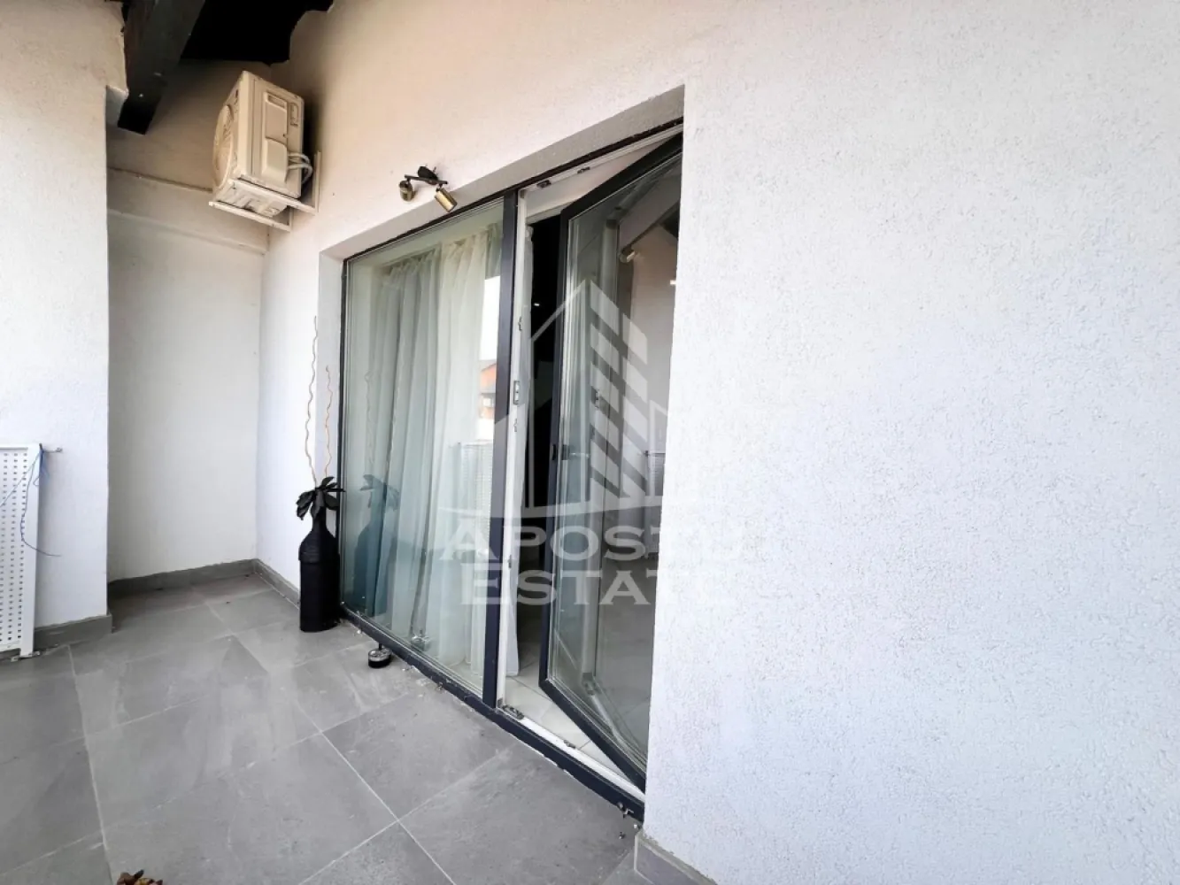 Apartament 3 camere de închiriat, 2 nivele, loc de parcare, Zona Giroc