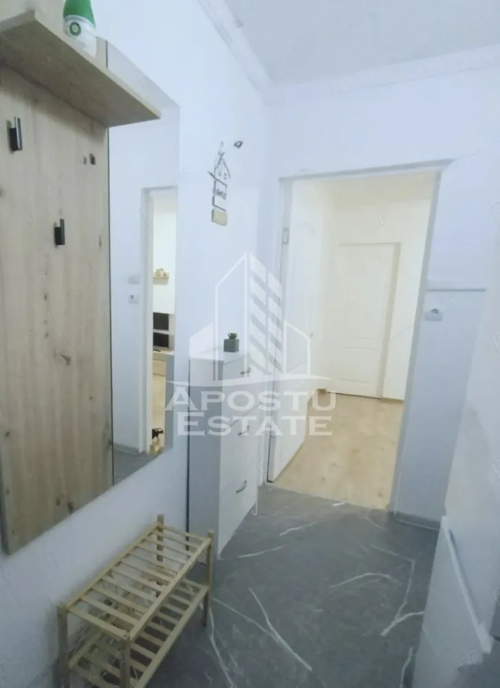 Apartament cu 2 camere , de inchiriat , Zona Sagului , Timisoara - Agentia imobiliara APOSTU ESTATE va propune spre inchiriere un apartament cu 2 camere, spatios si luminos, situat in zona Sagului , o zona linistita si bine pozitionata din Timisoara, potrivit pentru cupluri,familii, sau studenti care isi doresc o locuinta unde sa se simta confortabil si cu acces facil catre scoli, statii de autobuz, supermarketuri , magazine de zona, parcuri.

Suprafata utila: 42 mp
Compartimentare eficienta:
-Hol de acces generos
-Bucatarie complet mobilata si utilata, cu loc de luat masa
-Living luminos si spatios
-Dormitor mobilat si utilat
-Baie prevazuta cu cada

Confort si facilitati:
-Incalzirea apartamentului: colterm - urmează sa se monteze centrala proprie 
-Apartamentul este complet mobilat si utilat de către proprietar 
Localizare:
-Timis,Timisoara, zona Sagului – acces facil spre magazine, in spatele Antalyei , supermarketul Lidl, scoli, parcuri si mijloace de transport in comun.

Ideal pentru:
-Familii
-Cupluri
-Studenti

Pret chirie lunara: 350 euro 
Programeaza o vizionare pentru a-ti putea imagina viitorul aici!
ID intern: CP3171943