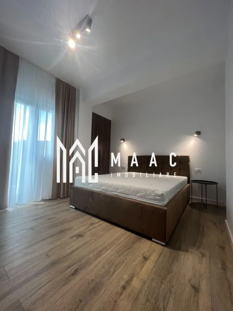 Apartament 3 camere decomandat | Central, Râmnicu Vâlcea | 73 mp, parcare, 2024 - Apartament cu 3 camere decomandat, situat în zona Centrală din Râmnicu Vâlcea, într-un imobil boutique modern cu regim redus de înălțime. Locuința are 73 mp utili, 84 mp total și este potrivită pentru cei care caută o proprietate spațioasă, bine organizată și gata de mutare.

Detalii proprietate:
• etaj 1 din 3
• suprafață utilă 73 mp, suprafață totală 84 mp
• 3 camere, 2 băi, 1 bucătărie
• 2 balcoane
• compartimentare decomandată
• complet mobilat și utilat modern
• finisaje, mobilier și electrocasnice noi
• loc de parcare subteran inclus

Context zonă:
Poziționarea oferă acces rapid către Parcul Zăvoi, parcuri, instituții, zone comerciale și principalele puncte de interes ale orașului. Zona Centrală susține un stil de viață comod, cu acces facil la reperele importante din Râmnicu Vâlcea și avantajul unei locații apreciate pentru mobilitate și confort.

Cod anunț CP3128121. Pentru mai multe detalii și programarea unei vizionări, contactați-ne.