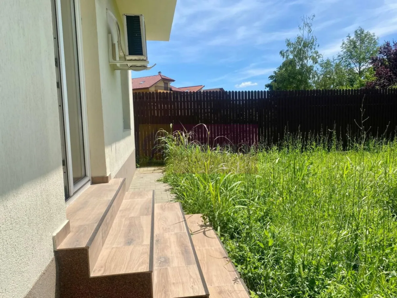 Duplex în vilă, 4 camere, renovat 2025, curte 250 mp, Mogoșoaia