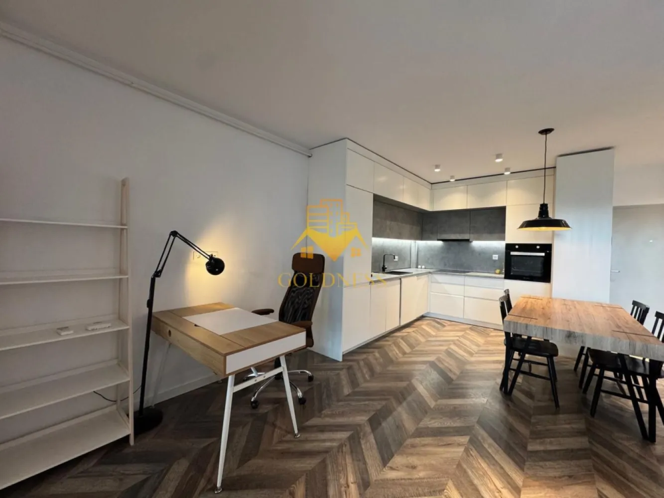 2 camere, open space, LUX, parcare, Zorilor, zona LIDL, Frunzisului - GOLDNESS Imobiliare vă propune spre închiriere un apartament complet mobilat și utilat, la Parter într-un imobil de 14 etaje, în cartierul Zorilor. Apartamentul este compartimentat astfel:
 - dormitor cu pat matrimonial, dressing, noptiere
 - living cu bucatarie open-space complet utilată, canapea extensibla, loc de servit masa 
 - baie cu cada, calorifer port prosop inox și dulap pentru depozitare.
 - terasa de 22 mp.
 
Imobilul este dotat cu toate cele necesare- centrală proprie, mașină de spălat haine, frigider, plită electrică, hotă, TV, etc. 
Se află în apropierea stațiilor de transport în comun, magazine, restaurante, spații verzi, farmacii, etc. 
Dispune de parcare subtenara inclusa in pret!

Dacă sunteți interesați de acest apartament și doriți să îl vizionați, dar și pentru alte oferte sau detalii nu ezitați să ne contactați telefonic sau prin e-mail - goldnessimobiliare@gmail.com. Vă stăm la dispoziție!