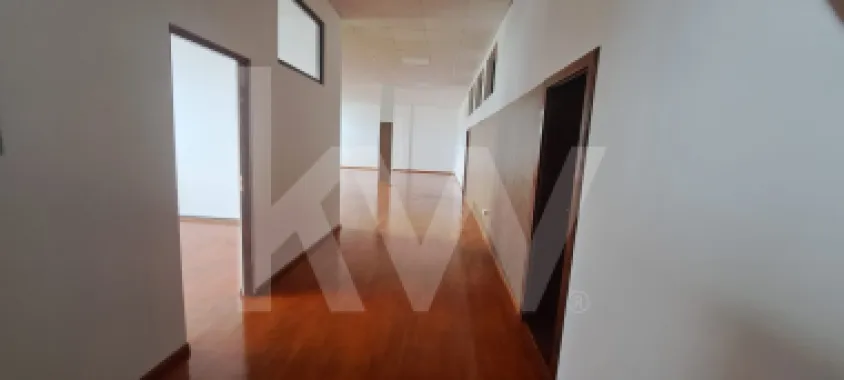 De Închiriat ,spațiu comercial/birouri – parter, acces stradal direct