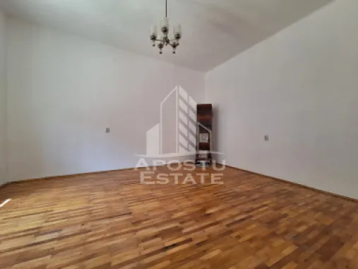 Spatiu de birou sau apartament cu 3 camere, 85 mp utili, Boul Rosu