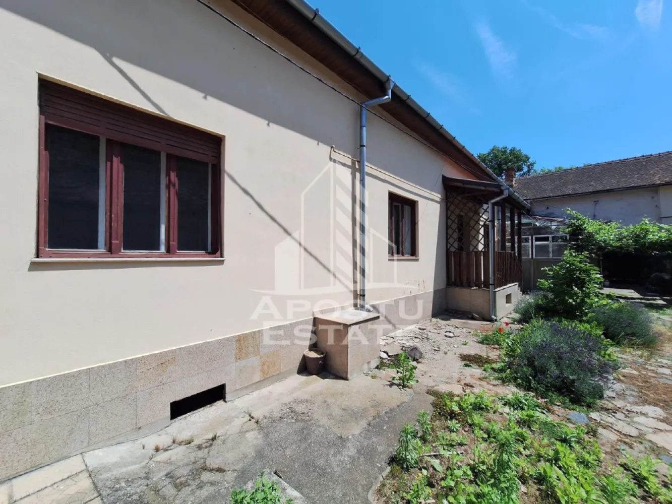 Spatiu de birou sau apartament cu 3 camere, 85 mp utili, Boul Rosu