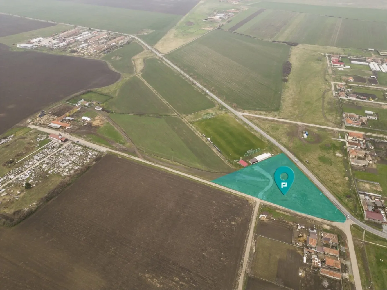 Teren construibil de investiţii în Caporal Alexa - Property Lab vă propune o oportunitate de a investi pe un teren construibil de 7000 mp situat în Caporal Anexa, la ieşirea spre Sântana, lângă terenul de fotbal, la o intersecţie a două străzi asfaltate cu reţele de apă şi de electricitate.
Terenul este perfect pentru destinaţie comercială, de servicii sau industrială nepoluantă.
La doar 20 euro/mp, puteţi beneficia de această ocazie de a investi inteligent.
Pentru alte informaţii sau pentru o vizionare asistată, contactaţi-ne.
Emanuel Ghereben – consultant imobiliar
Tel: 0755 814 751 – e.mail: emanuel.ghereben@propertylab.ro
sau
Victor Nedelcu – consultant imobiliar
Tel: 0744 772 772 – e.mail: victor.nedelcu@propertylab.ro

CP 2564612