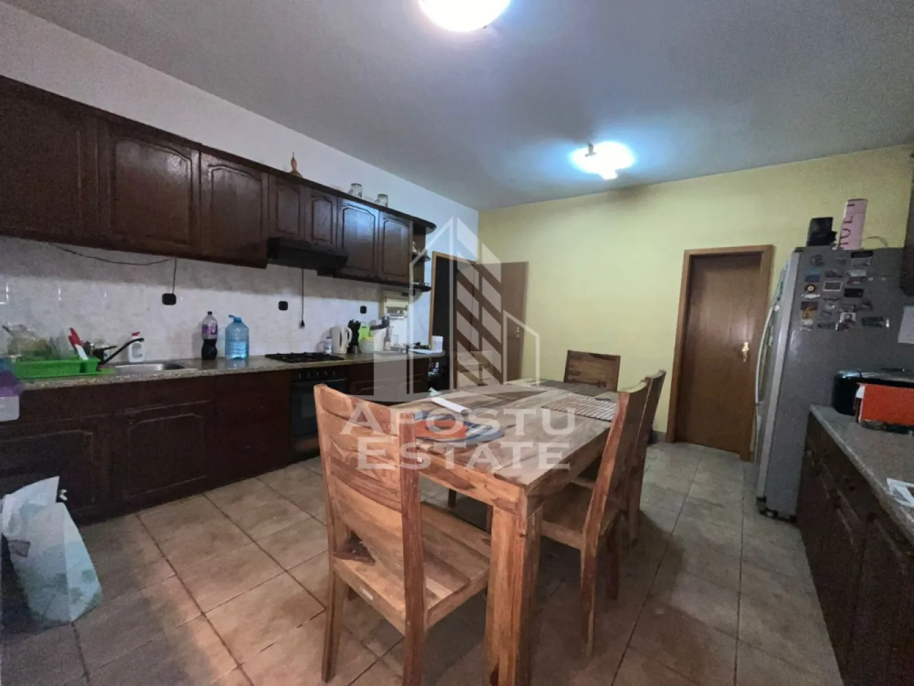Casa individuala cu 4 camere, teren 404 mp,acces auto,garaj, Girocului