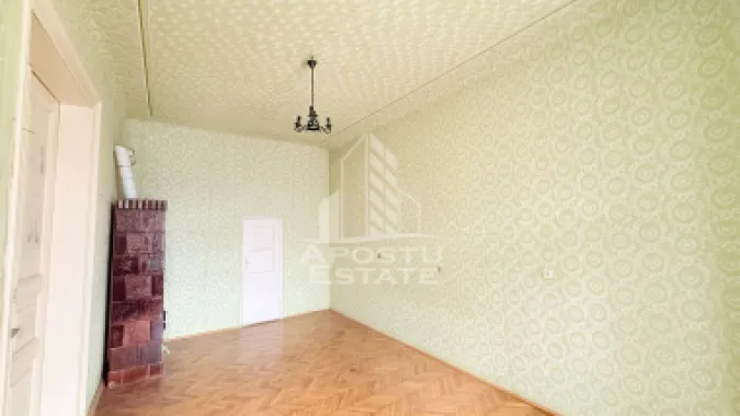 Apartament 3 camere, in Piata Maria, cladire in curs de reabilitare