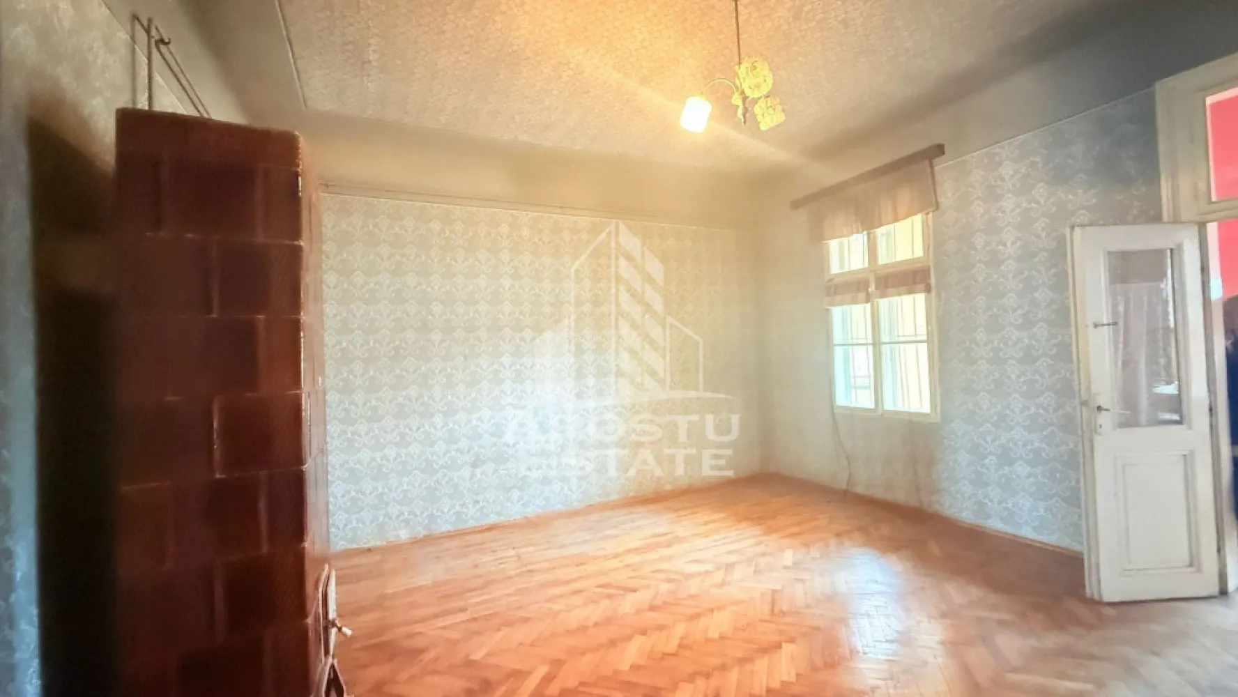Apartament 3 camere, in Piata Maria, cladire in curs de reabilitare