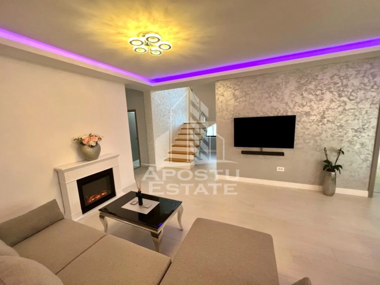 Duplex smart,5 camere,utilat si mobilat lux,Dumbravita Central - Apostu Estate va propune spre vanzare o jumatate de duplex,cu 5 camere,in Dumbravita,zona Centrala.
Constructie noua pe structura P+1,se desfasoara pe o suprafata utila de 140 mp si o suprafata teren de 382 mp.
Compartimentare:
Parter:
-hol acces.
-dormitor/birou.
-living generos cu iesire pe terasa.
-bucatarie inchisa cu iesire pe terasa.
-camera tehnica.
-baie cu cabina de dus.
-terasa acoperita amenajata ca si spatiu pt relaxare,utilata cu masa,canapea si proiector.
-curte spatioasa pavata si amenajata peisagistic cu gazon,pietre naturale,sistem de irigatie automatizat,robot automat tuns gazon.
-gard cu decorativa si iluminat ambiental exterior in toata curtea,anexa pt depozitare si un jacuzzi exterior profesional.
Etaj:
-dormitor matrimonial cu baie proprie,dressing si terasa.
-2dormitoare cu terasa.
-baie cu cada.
-pod pt depozitare.
Confortul termic se realizeaza prin intermediul centralei si al climei,incalzirea este in pardoseala,cu termostat pt fiecare zona.
Casa este smart si beneficiaza de:-alarma.
-supraveghere video.
-2 porti automate cu deschidere din telefon,2 locuri de parcare in interior.
-sisteme de ventilatie cu recuperare caldura.
-sistem de filtrare apa.
-bazin stocare 500L+300L boiler
-finisaje premium,cu atentie deosebita la detalii.
Va oferim consultanta si solutii financiare prin colaboratorii nostrii!
Va asteptam cu drag la o vizionare!