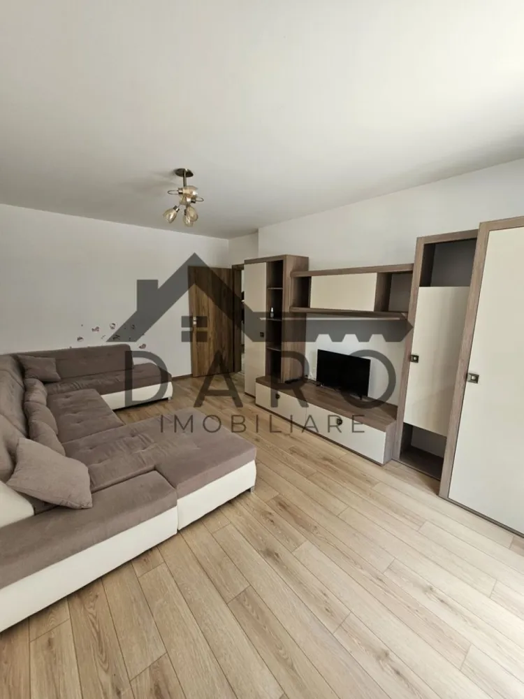 Proprietar Inchiriez apartament doua camere Maurer