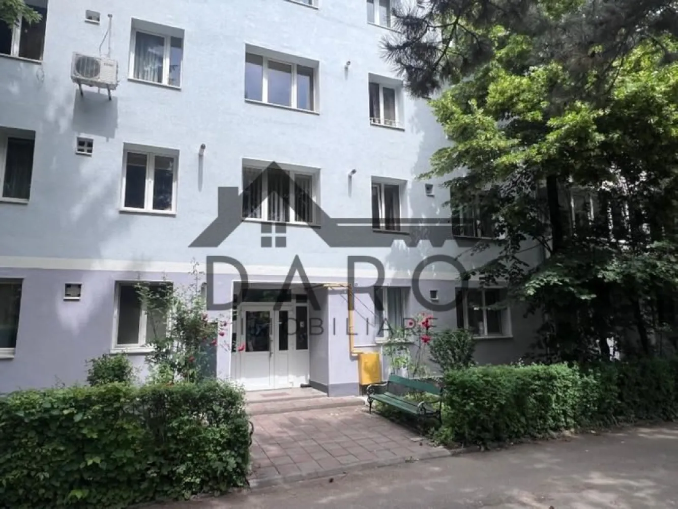 Apartament 2 camere, 50 mp, str. Libertății (semicentral)