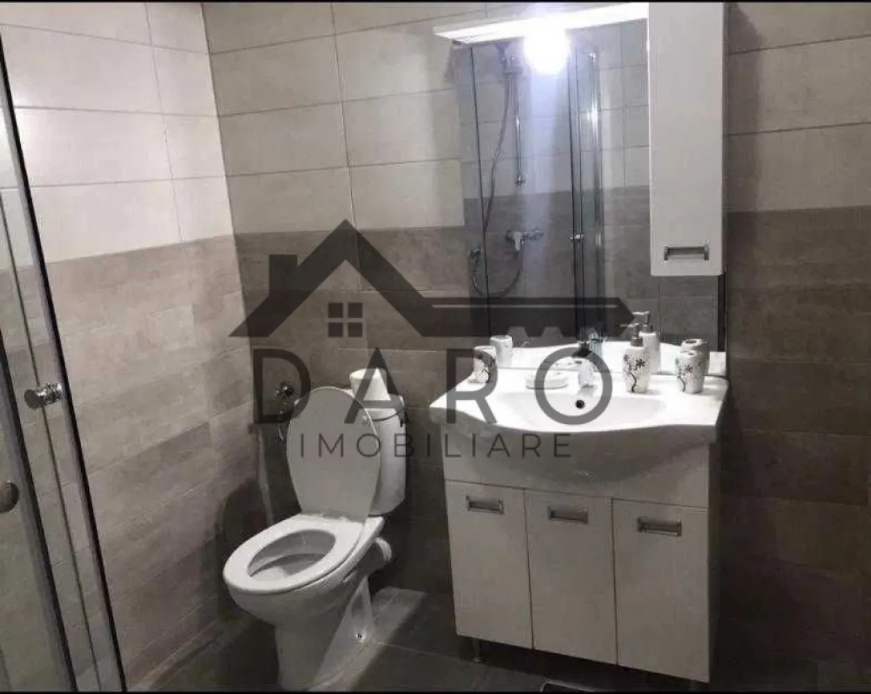 Apartament 1 cameră mobilat și utilat - str Gloriei, Tudor - Închiriez apartament cu o cameră în bloc nou pe strada Gloriei.

Apartamentul este situat la parter inalt, intr-un bloc modern, izolat, cu costuri de intretinere mici. Acesta este mobilat și utilat pentru un confort maxim.

Prețul este de 1500 RON pe lună. Apartamentul poate fi ocupat din 1 Iulie. Se percepe garanție contravaloarea unei chirii.